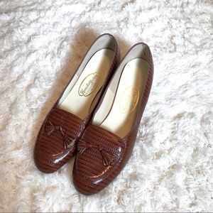 Vintage Homestead Bootery Brown Leather Loafers